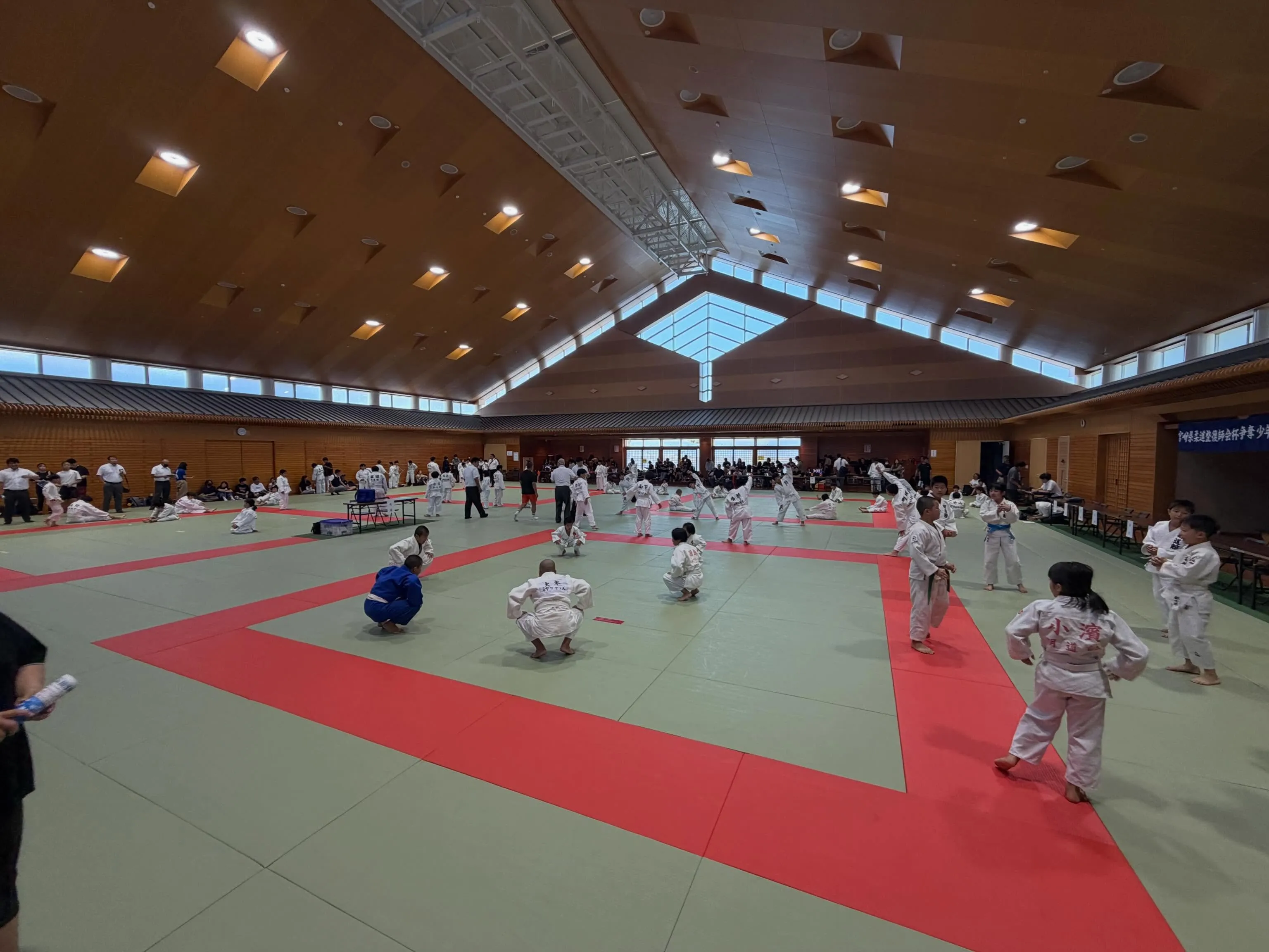 今日は少年柔道大会のお手伝いに行ってきました☺️